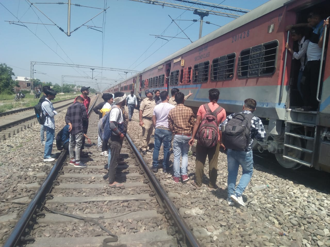 FIRE BREAKS OUT IN TRAIN