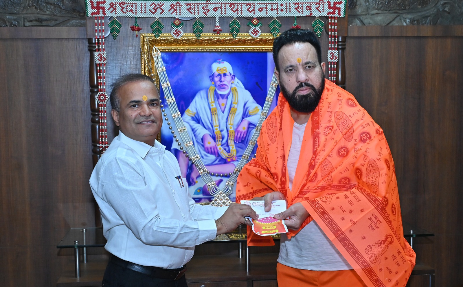 Shera's son Abir Singh visits Sai temple