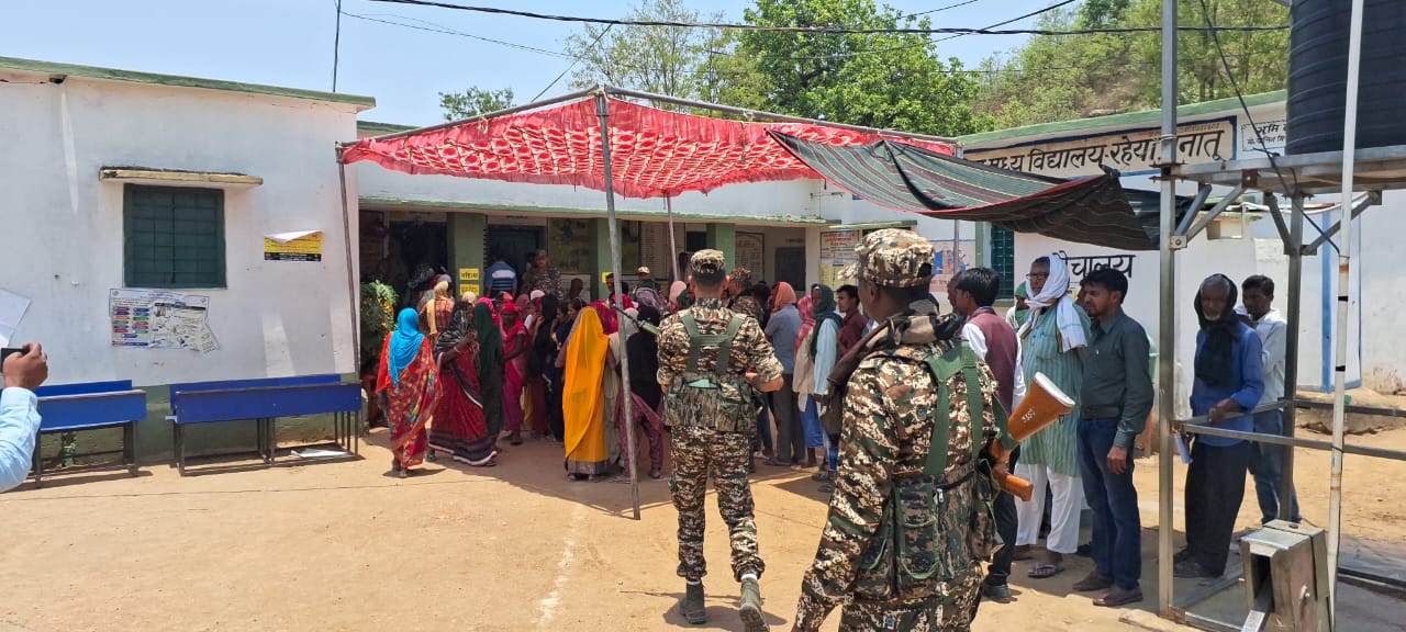 Bumper voting in Budha Pahad and Chhakarbandha