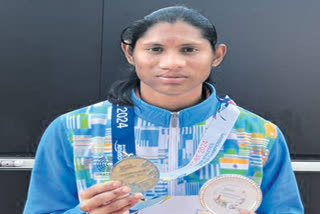 indian-para-athlete-deepthi-win-new-gold-medal-in-the-womens-t20-400m-event