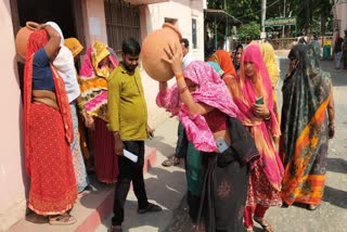 Morena women Matka Phod Protest