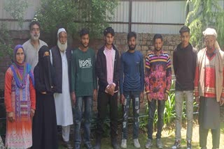 امتحانی مراکز جموں میں رکھنے پر ترال کے طالب علنوں کا احتجاج
