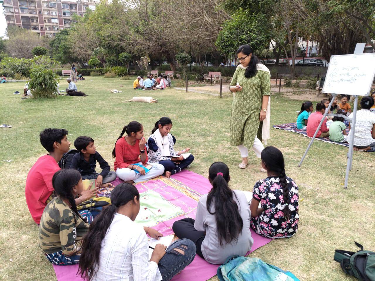 Delhi's Unique School In Park Where Kids Learn For Free, Kudos To The Teacher, Namita Choudhury