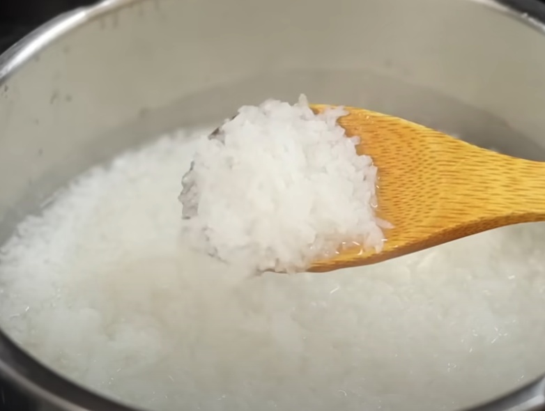 Ragi Sangati in Pressure Cooker