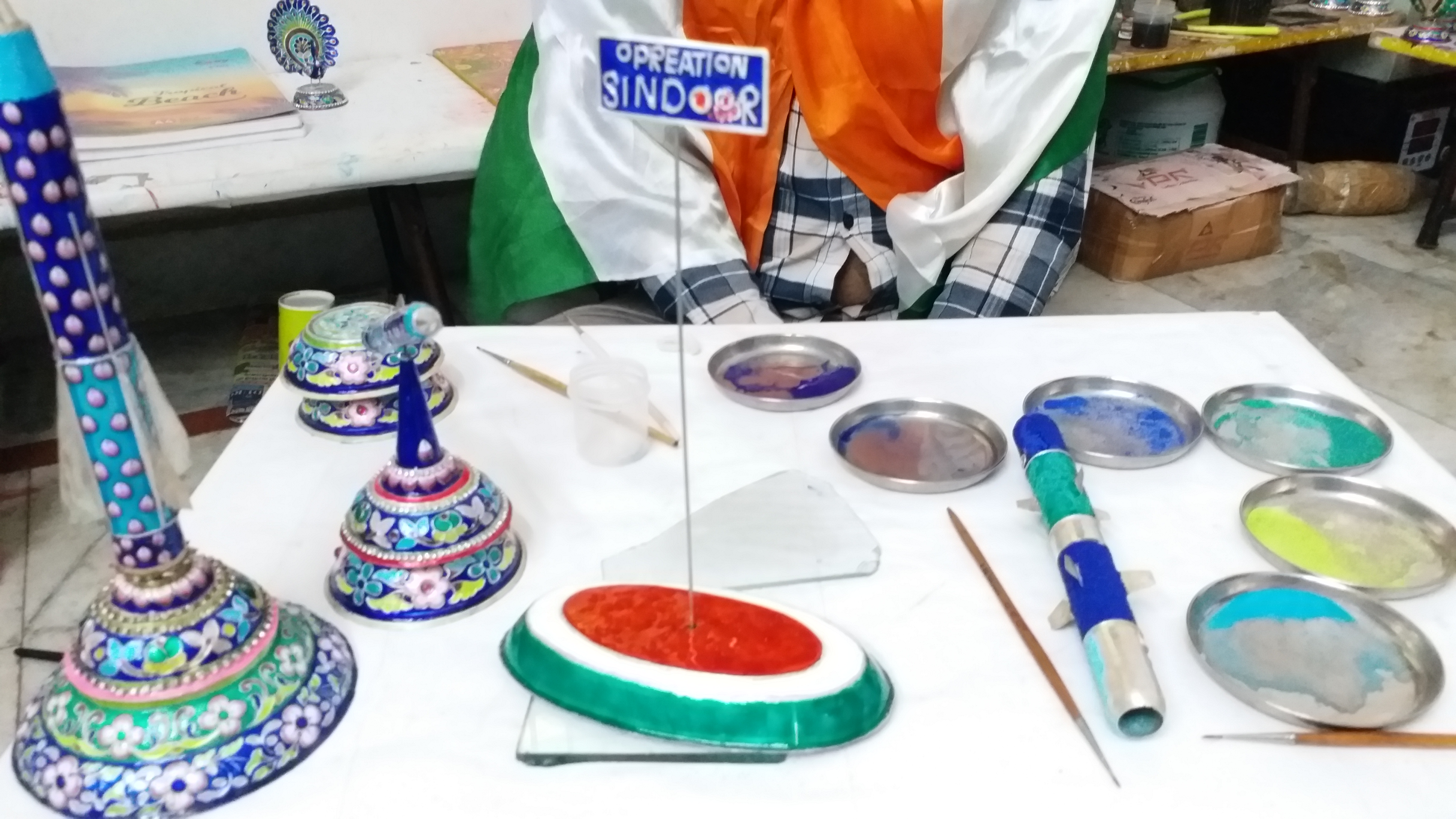 Meenakari artist kunj bihari