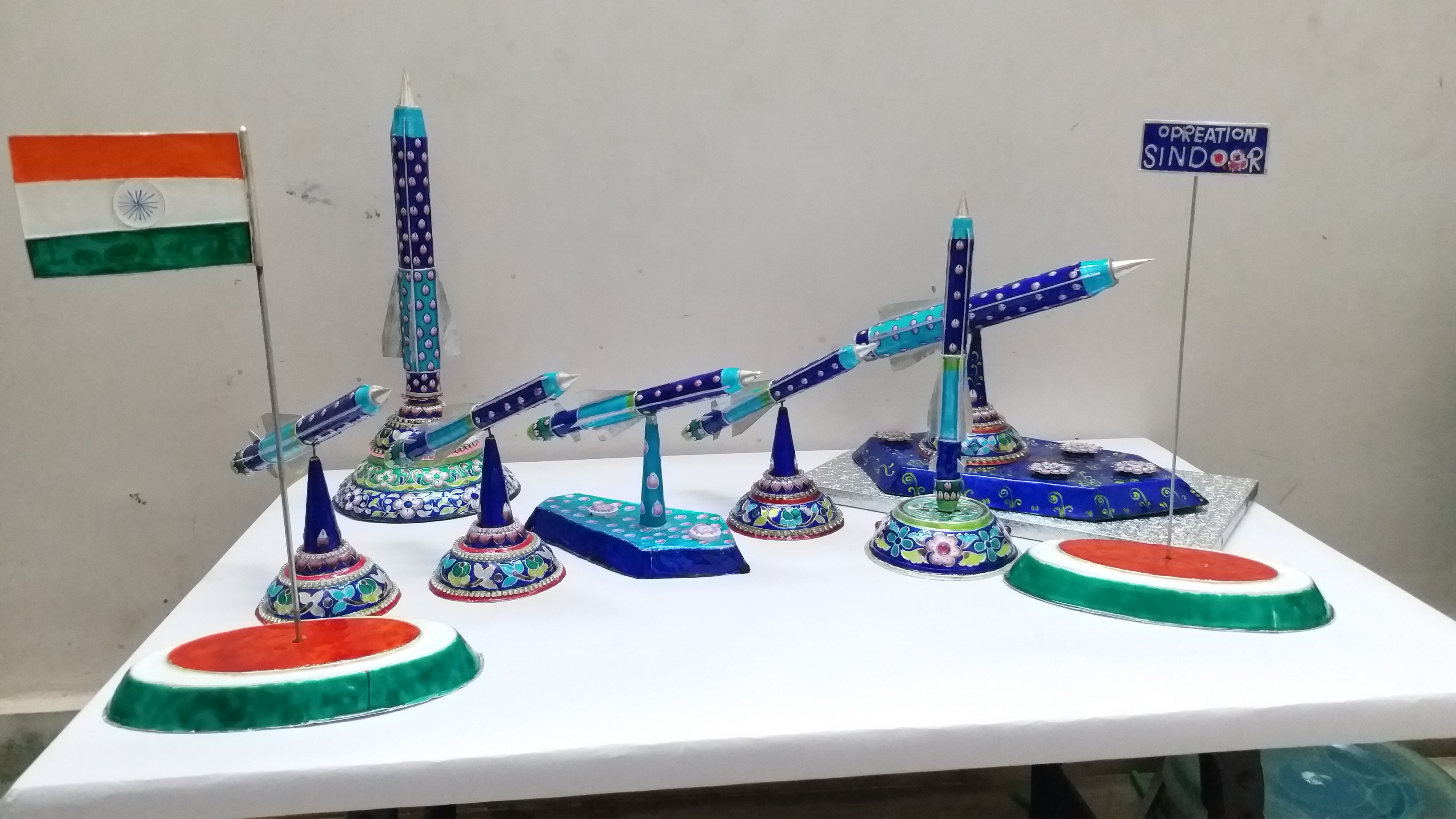 Meenakari artist kunj bihari