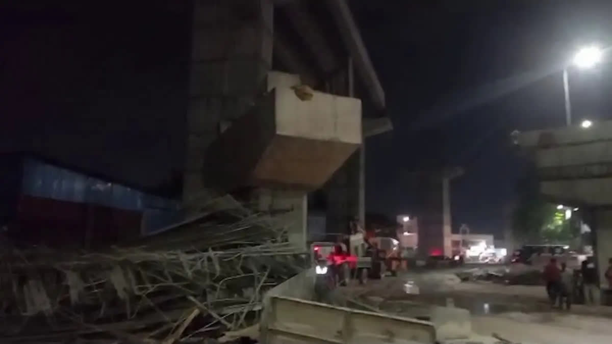 Hyderabad Flyover Collapse: 8 injured as slab of flyover collapses in  Bairamalguda LB Nagar | Hyderabad News - Times of India