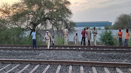 युगुलाची आत्महत्या