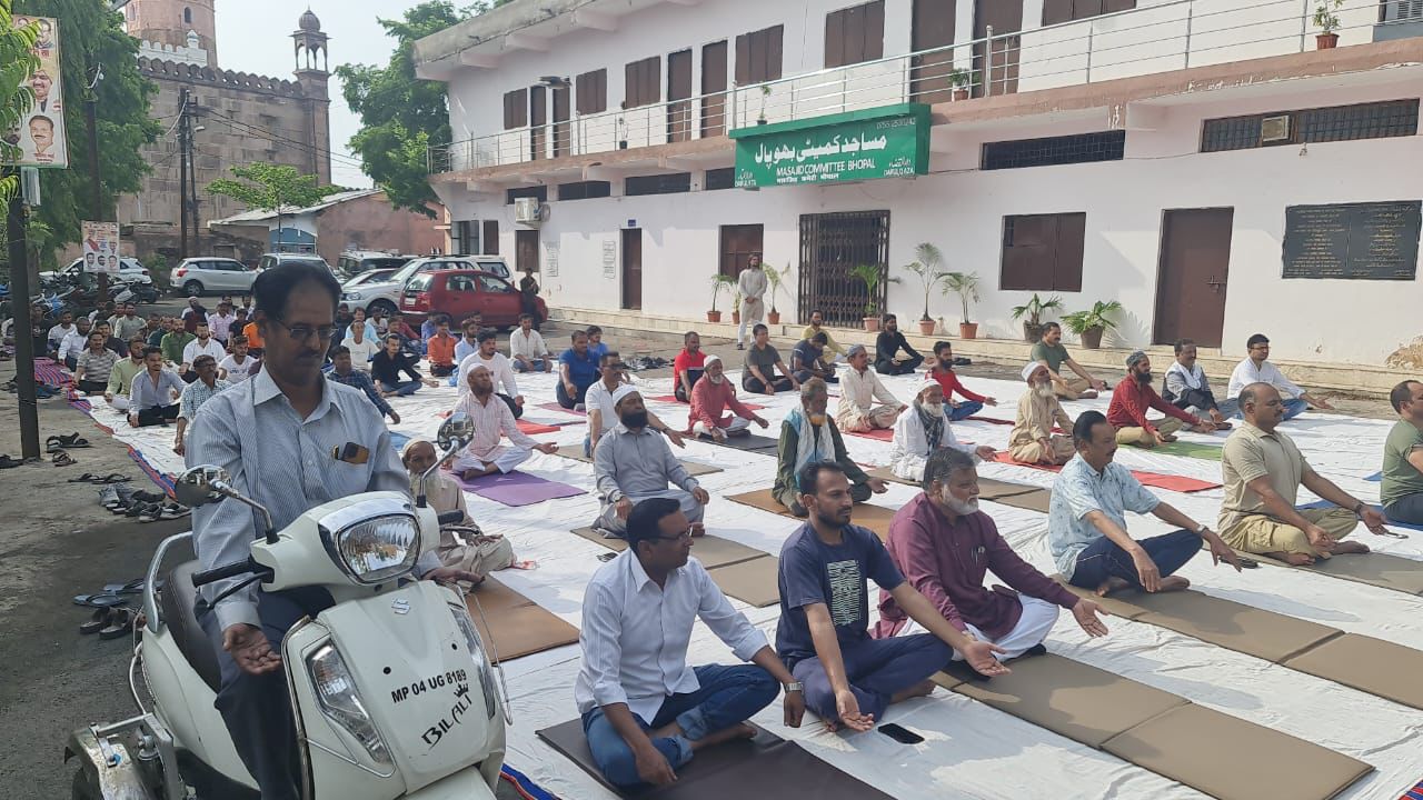 Muslims performed yoga in MP