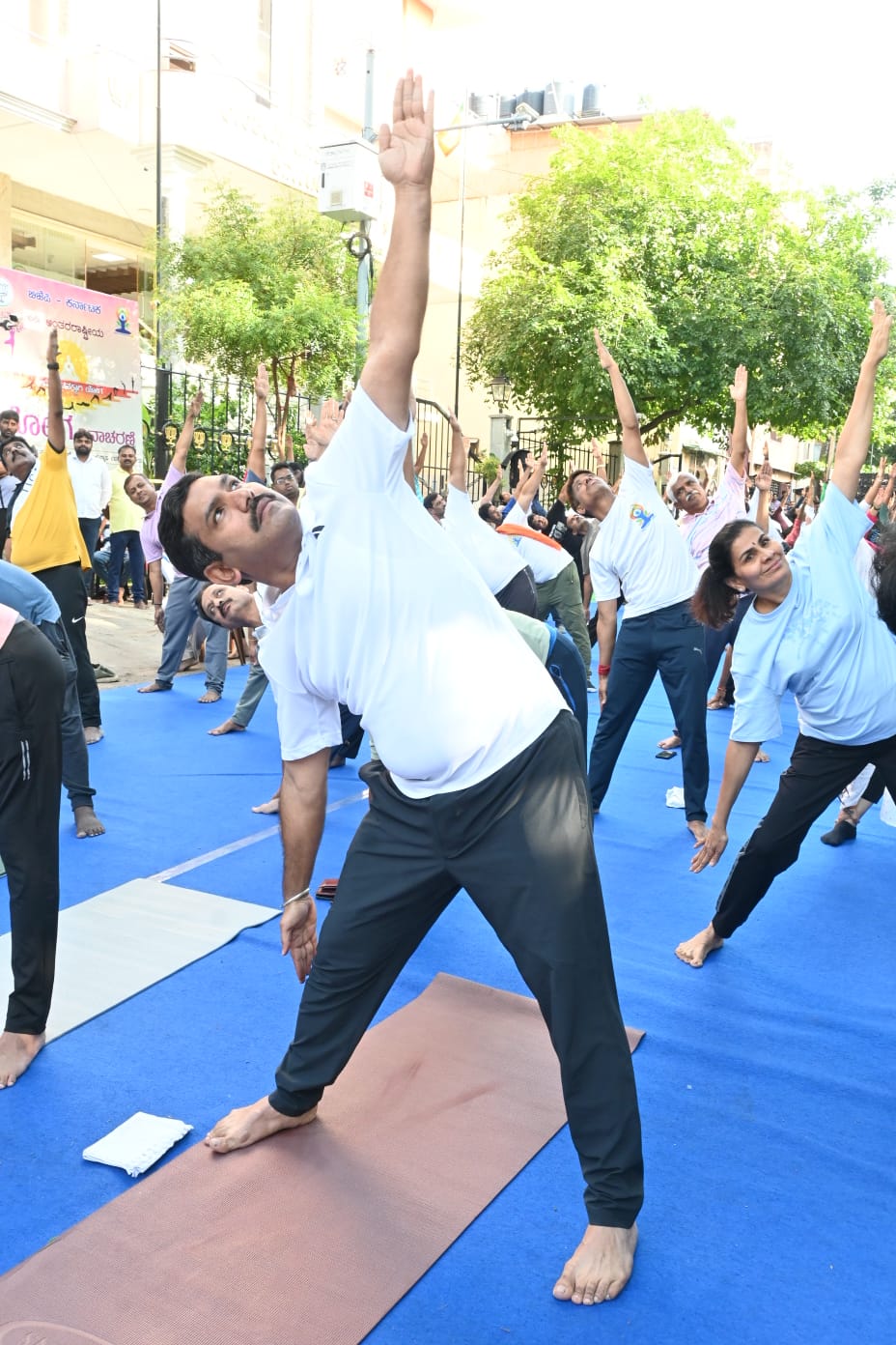 ಯೋಗಾಸನ ಮಾಡಿದ ಬಿ.ವೈ ವಿಜಯೇಂದ್ರ