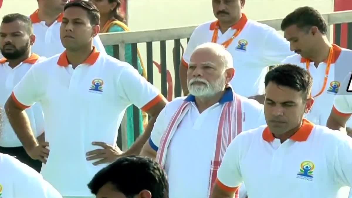 अंतरराष्ट्रीय योग दिवस 2025: विशाखापत्तनम में पीएम मोदी ने कहा- योग ने पूरी दुनिया को जोड़ा INTERNATIONAL YOGA DAY
