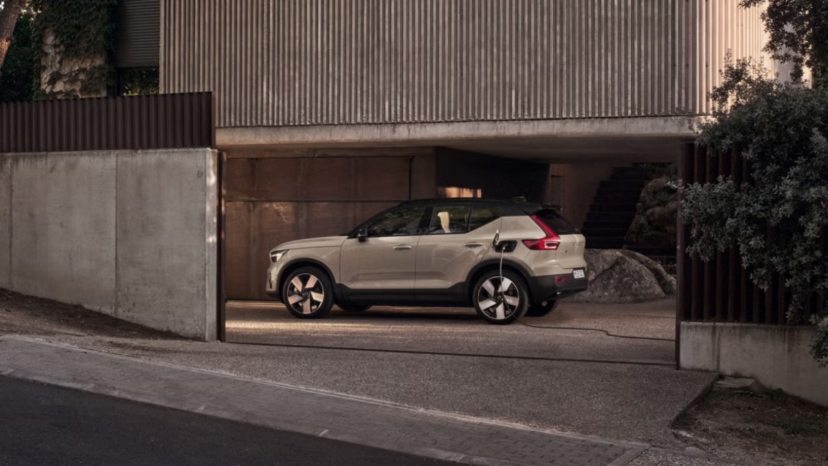 Volvo EX40