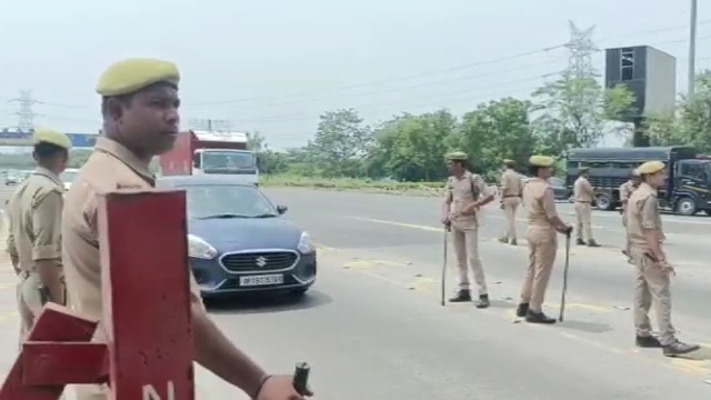 TRAFFIC DIVERSION IN NOIDA