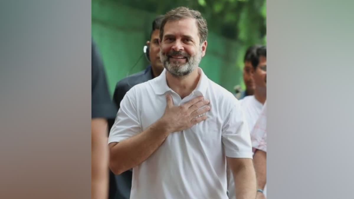 rahul gandhi kottakkal  Rahul Gandhi in kottakkal arya vaidya sala  Rahul Gandhi  Rahul Gandhi in kottakkal  kottakkal arya vaidya sala  Rahul Gandhi Ayurvedic treatment  രാഹുൽ ഗാന്ധി  രാഹുൽ ഗാന്ധി കോട്ടക്കലിൽ  രാഹുൽ ഗാന്ധി ആയുർവേദ ചികിത്സ  രാഹുൽ ഗാന്ധി കോട്ടക്കൽ ആര്യ വൈദ്യശാലയിൽ  കോട്ടക്കൽ ആര്യ വൈദ്യശാല  കോട്ടക്കൽ ആര്യ വൈദ്യശാല രാഹുൽ ഗാന്ധി  രാഹുൽ ഗാന്ധി ഉമ്മൻ ചാണ്ടി സംസ്‌കാരം