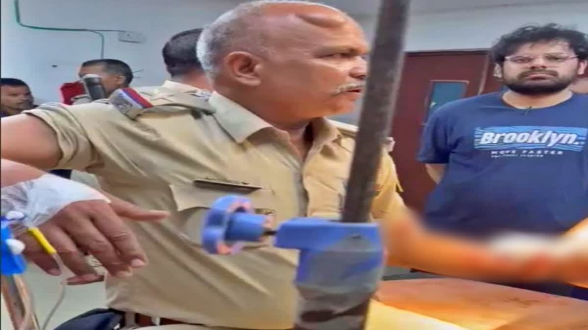 पुलिस टीम पर हमला