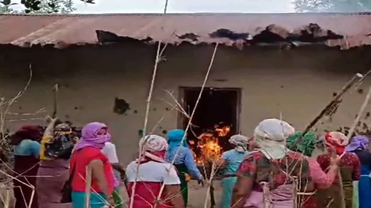 Mob burns down house of main accused