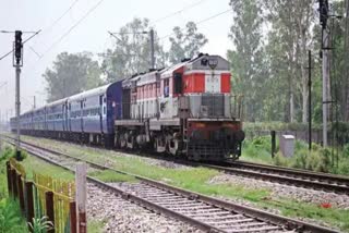 Western Railways: ભારે વરસાદને લીધે રાજકોટ રેલવે ડિવિઝનમાંથી પસાર થતી ટ્રેન રદ્દ