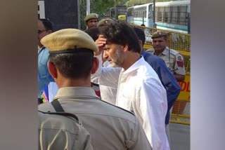 SC shocked to see yasin malik appear before it in person, govt expresses concern