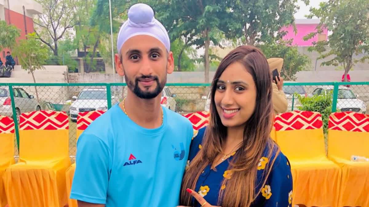 Hockey Player Mandeep Singh with his Sister