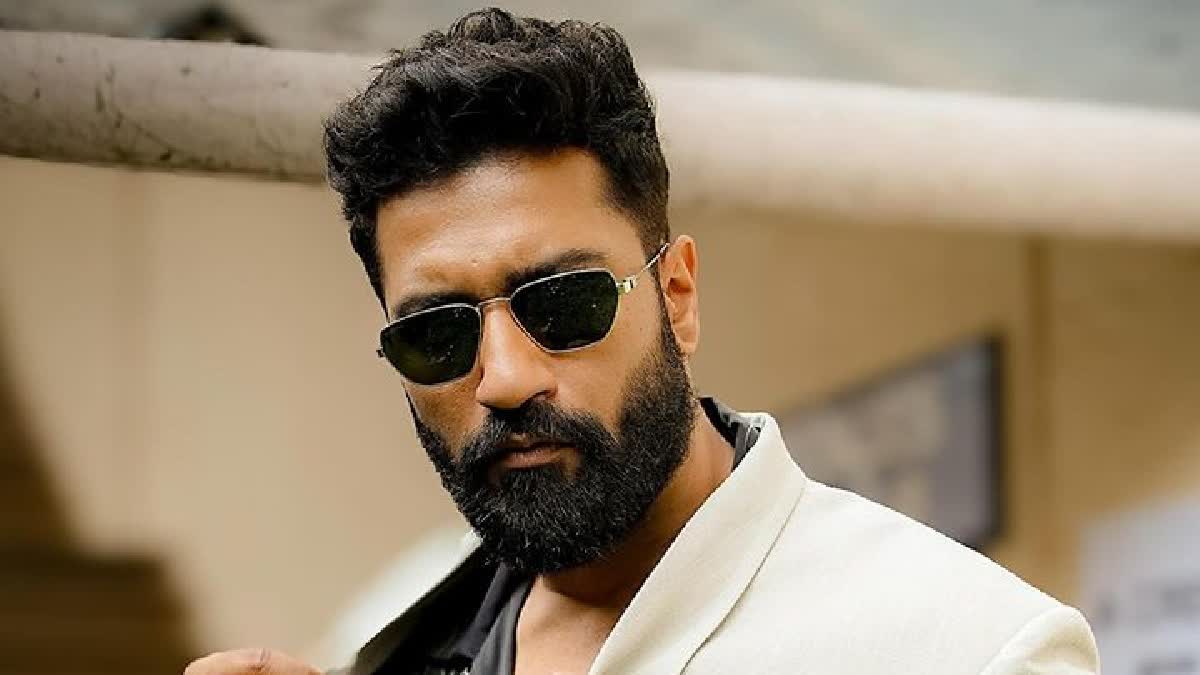 Vicky Kaushal Surprise Fans at Theatre