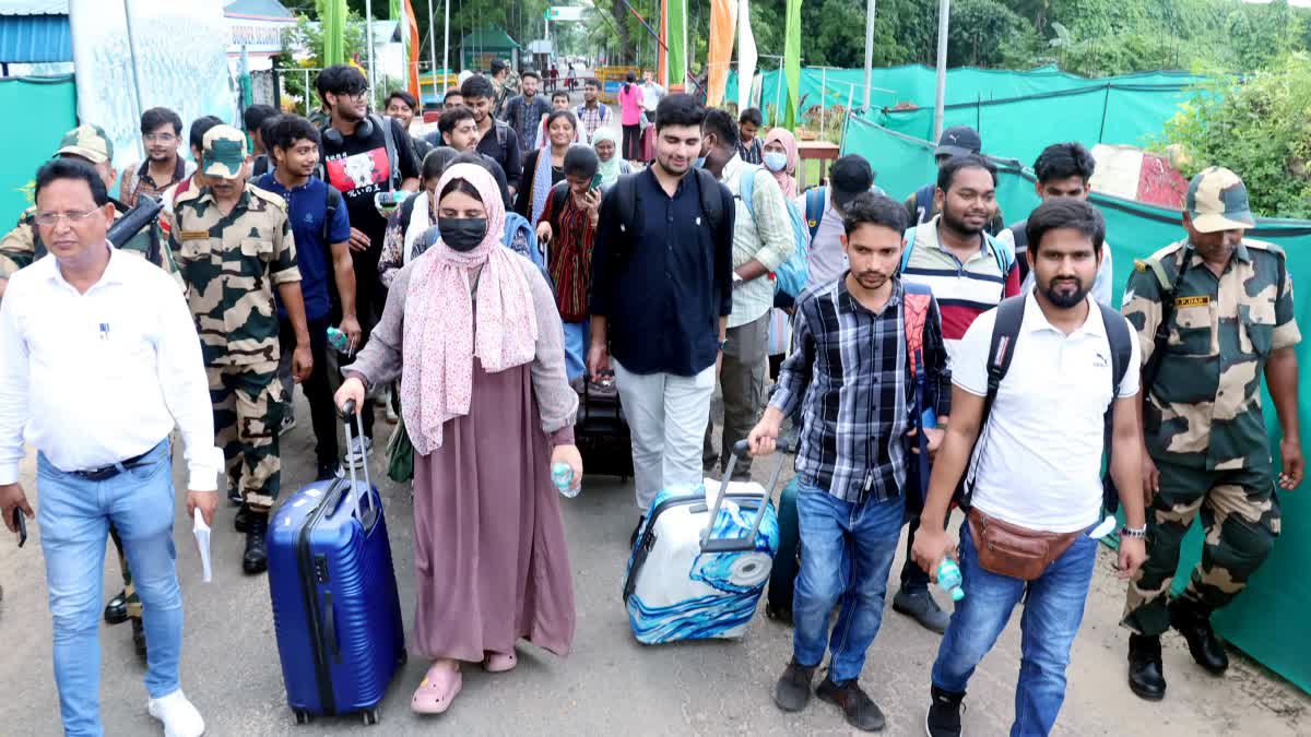 More than 4500 Indians return from Bangladesh, says MEA