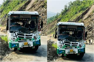 Rock fell on HRTC bus in Mandi