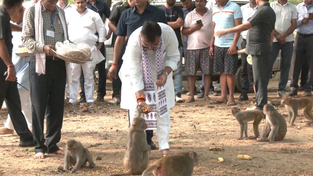 Chief Minister Bhajanlal Sharma honored the Gurus