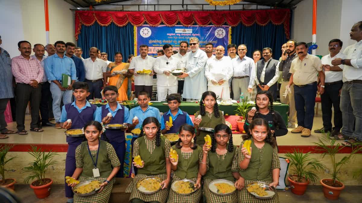 minister-hc-mahadevappa-ingurate-egg-distribution-scheme-for-school-childrens-in-mysuru
