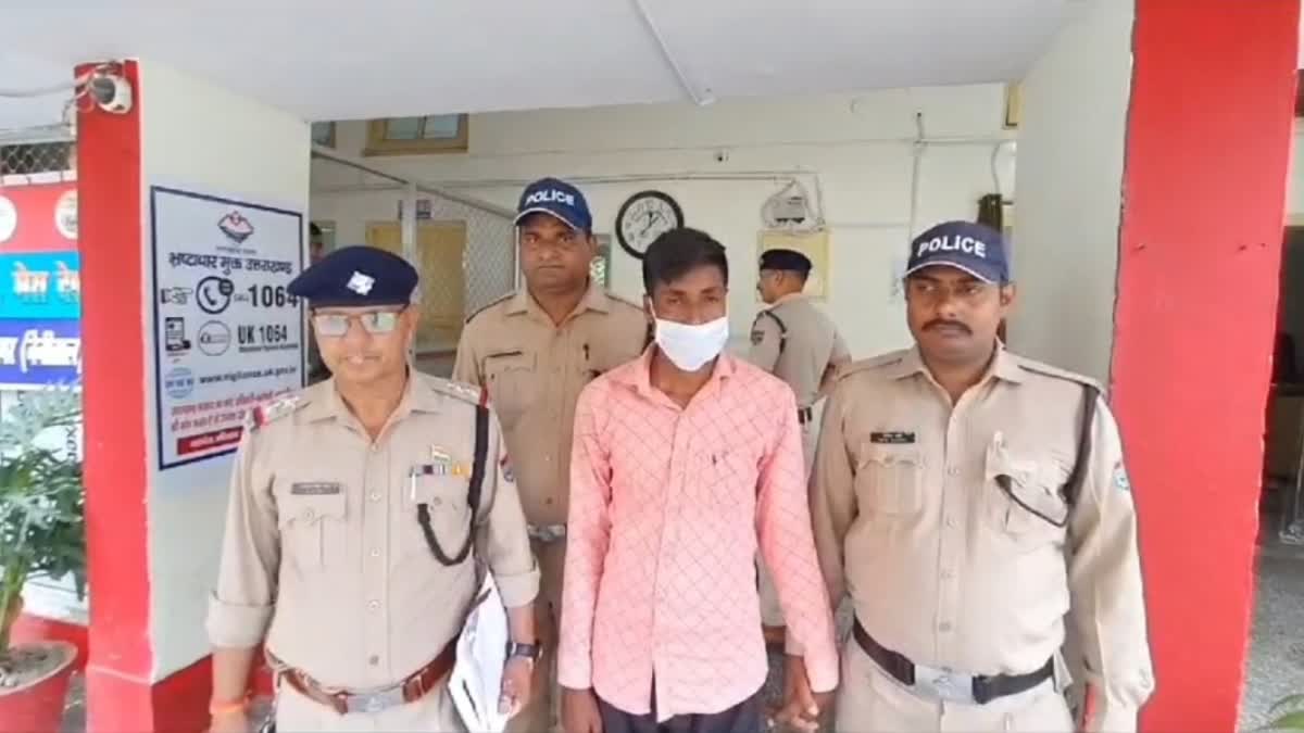 Absconding wood smuggler arrested in Ramnagar