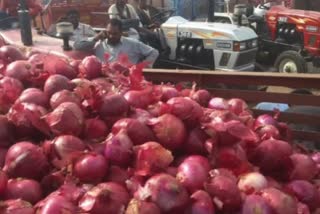 Export duty on onions  Protest on Onion Export Duty Nashik  ഉള്ളിക്ക് 40 ശതമാനം കയറ്റുമതി തീരുവ  Farmers protest in nashik