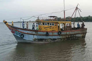 Boat_Capsized_in_Sea_Three_People_Dead
