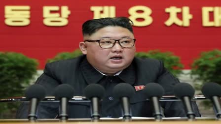 Kim Jong inspects cruise missile test