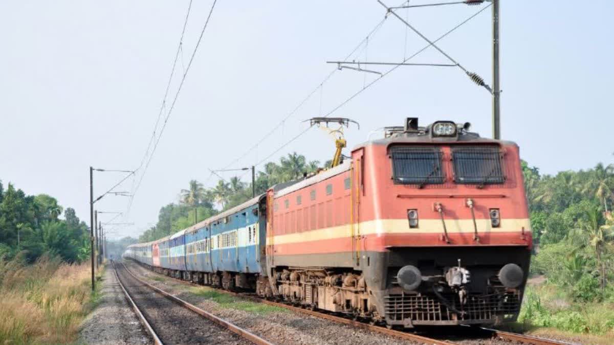 train running status railway news sabarmati patna ahmedabad express route map change in agra 29 august in up