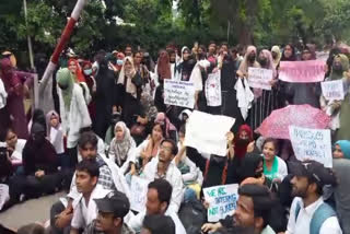 Paramedical students demonstrate at AMU, warn of indefinite strike if demands not met