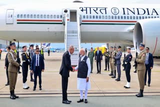 PM MODI AT POLAND  PM NARENDRA MODI  പ്രധാനമന്ത്രി നരേന്ദ്രമോദി പോളണ്ടിൽ  വാർസോ വിമാനത്താവളം