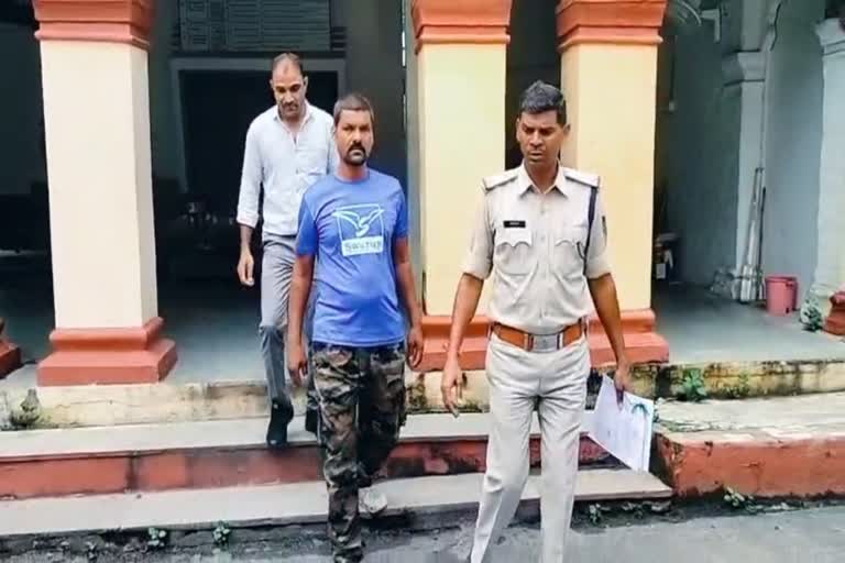 कम भाव में प्याज बेचने पर बाप ने डांटा, बेटे ने पेट्रोल डाल लाइटर से लगा दी  आग