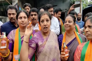 Purandeswari Inspects Govt Liquor Shop