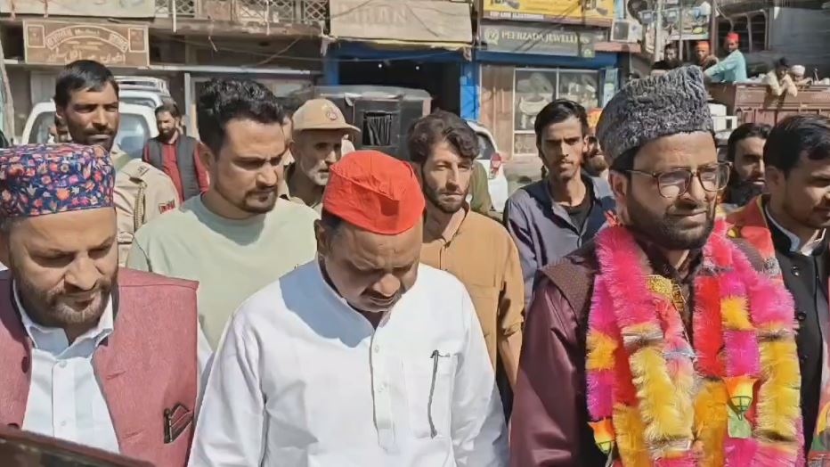 Samajwadi party held a roadshow, in Bandipora, no development since abrogation of article 370