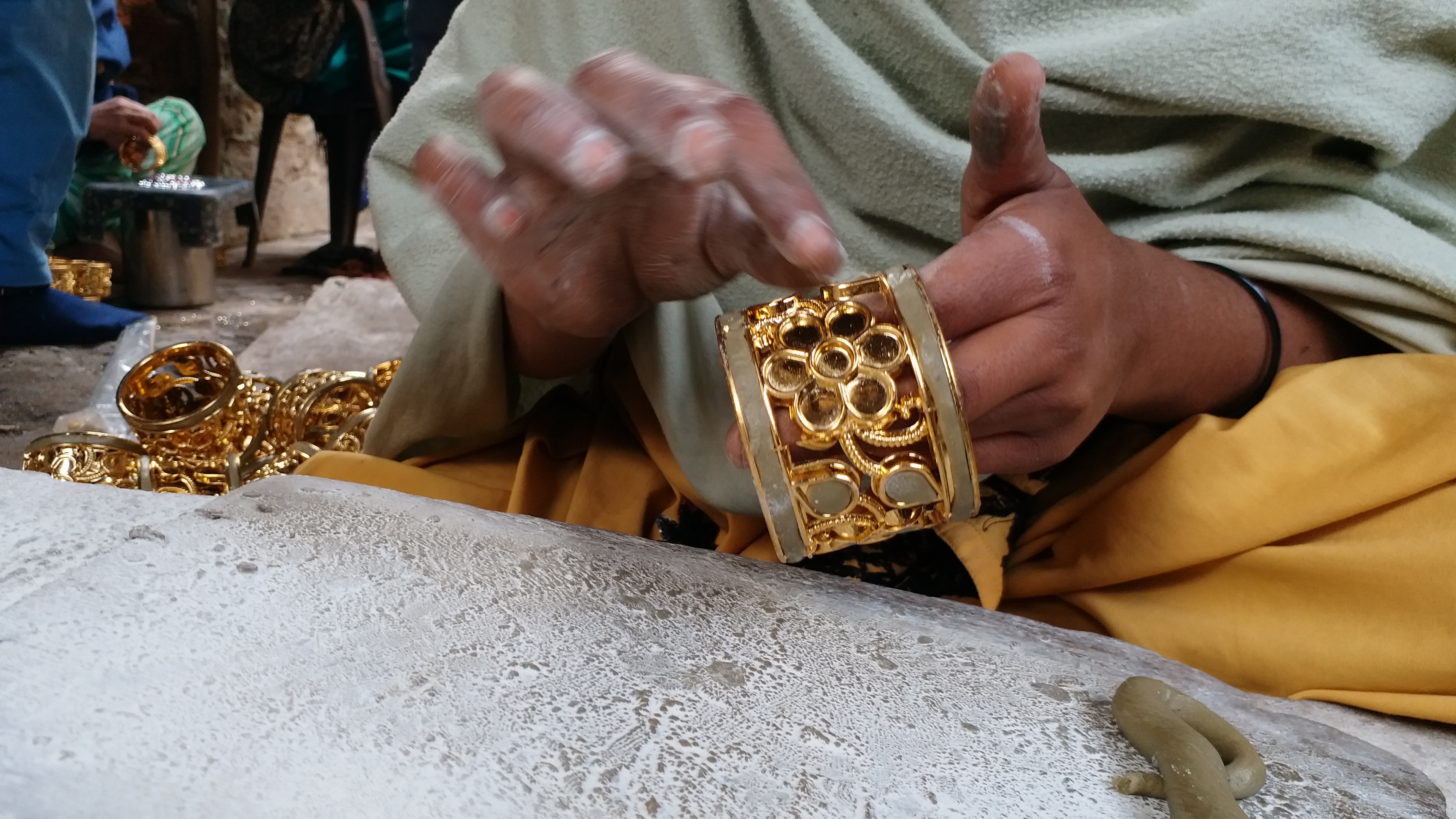 making bangles is a useful job for the Muslim women of Gaya Bihar, Even in the rainy season