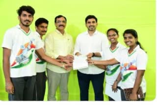 NARA LOKESH WITH STUDENTS