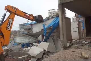 Officials Demolish Illegal Structures