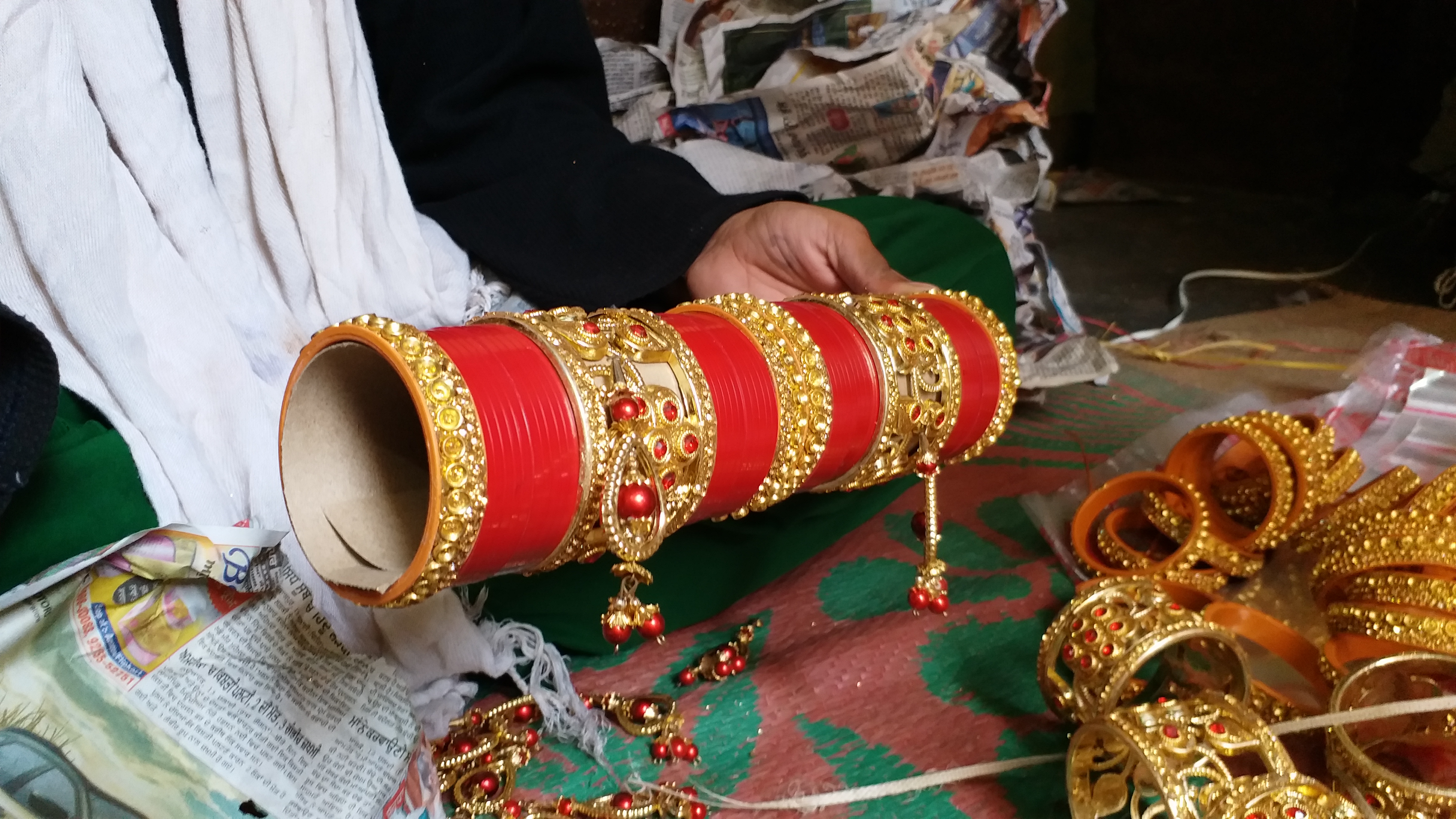 making bangles is a useful job for the Muslim women of Gaya Bihar, Even in the rainy season