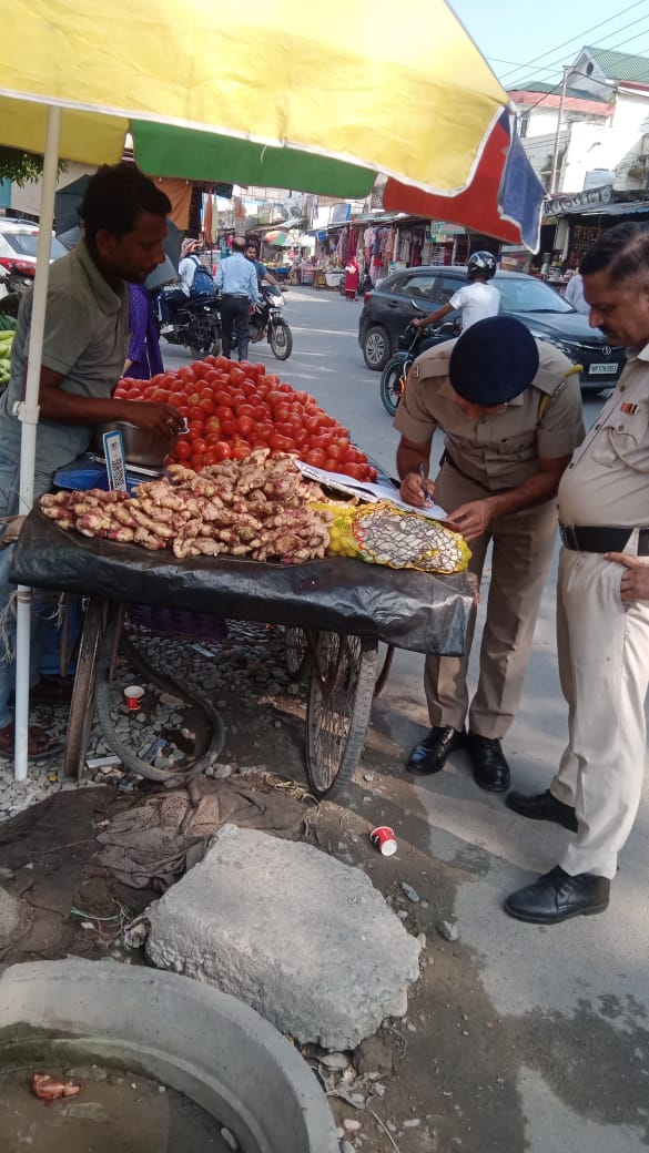 पांवटा साहिब में पुलिस ने चलाया वेरिफिकेशन अभियान