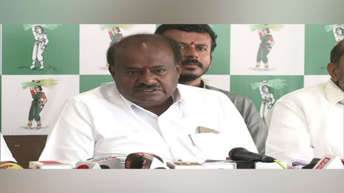 "Did they support Pakistan or Australia...?" Kumaraswamy takes dig at Karantaka CM, Deputy CM for going to Bengaluru Stadium