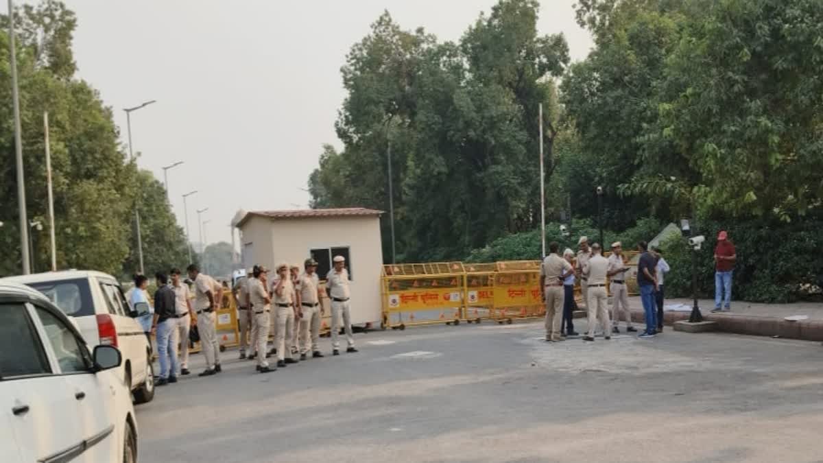 Police sent back people who came to protest