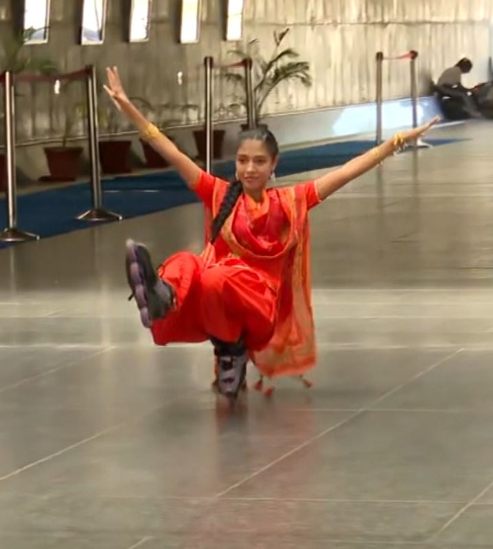 Bhangra Dance On Skates