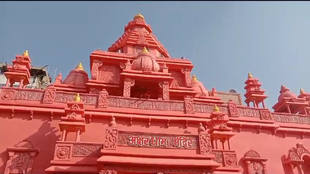 अक्षरधाम मंदिर के तर्ज पर पूजा पंडाल