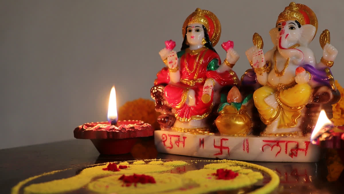 The five-day Dipotsav festival begins on Dhanteras.