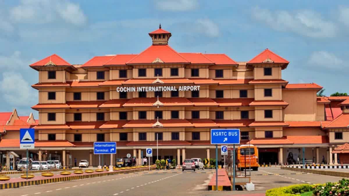 കൊച്ചി എയർപോർട്ടിൽ ബോംബ് ഭീഷണി  BOMB THREAT AT KOCHI AIRPORT  എയർപോർട്ടിൽ വ്യാജ ബോംബ് ഭീഷണി  NEDUMBASSERY AIRPORT BOMB THREAT