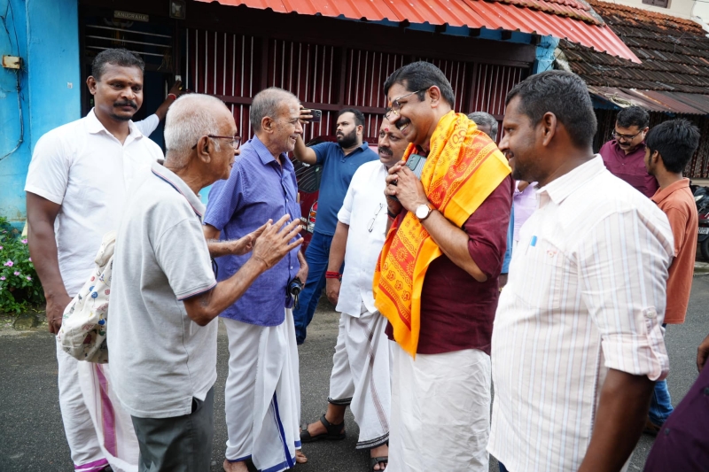 LDF SARIN PALAKKAD CAMPAIGN  UDF RAHUL MAMKOOTATHIL PKD CAMPAIGN  BJP C KRISHNAKUMAR CAMPAIGN  PALAKKAD BYELECTION CANDIDATES